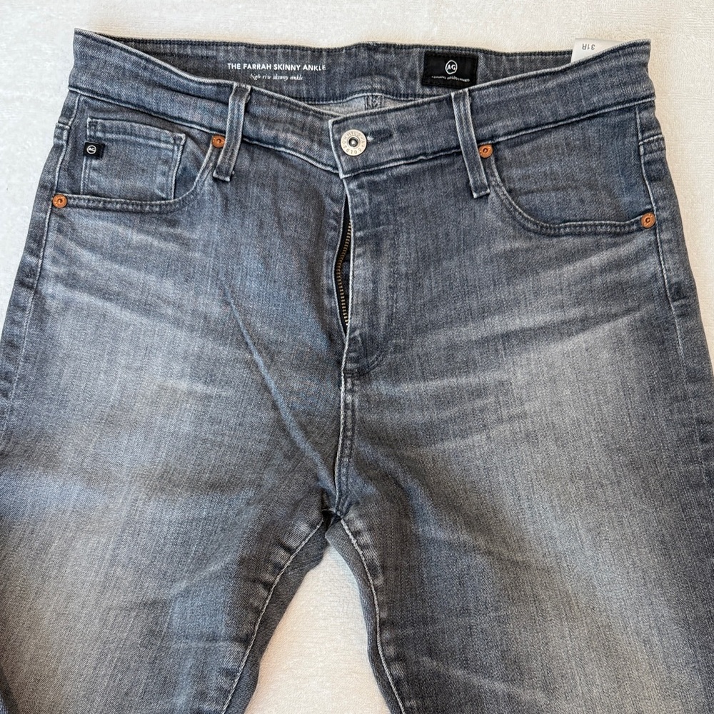 Women’s AG Gray Wash Skinny Jeans Size 31 Regular